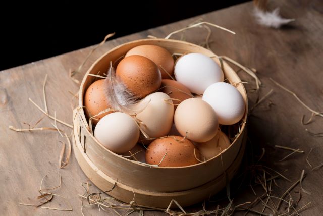 beyaz-ve-kahverengi- yumurta